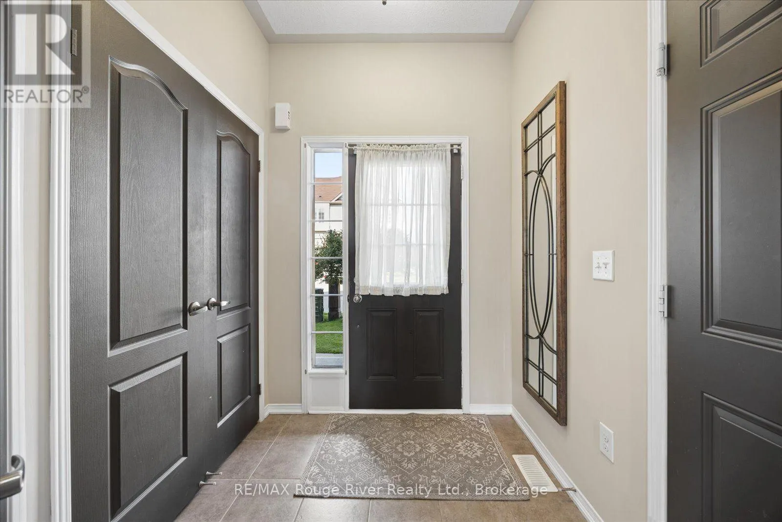 85 LANDER CRESCENT