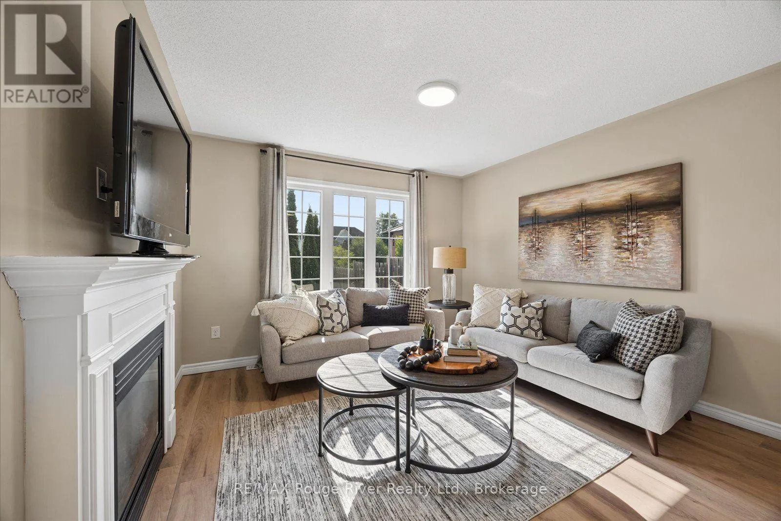 85 LANDER CRESCENT