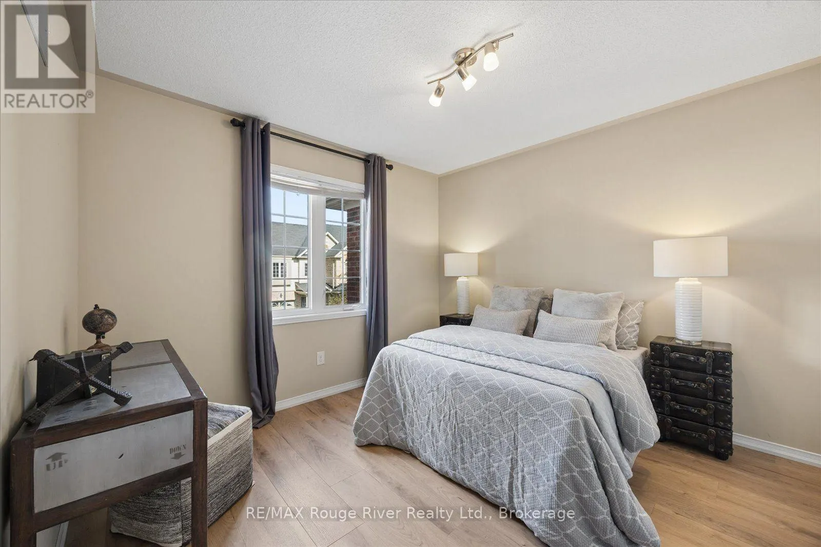 85 LANDER CRESCENT