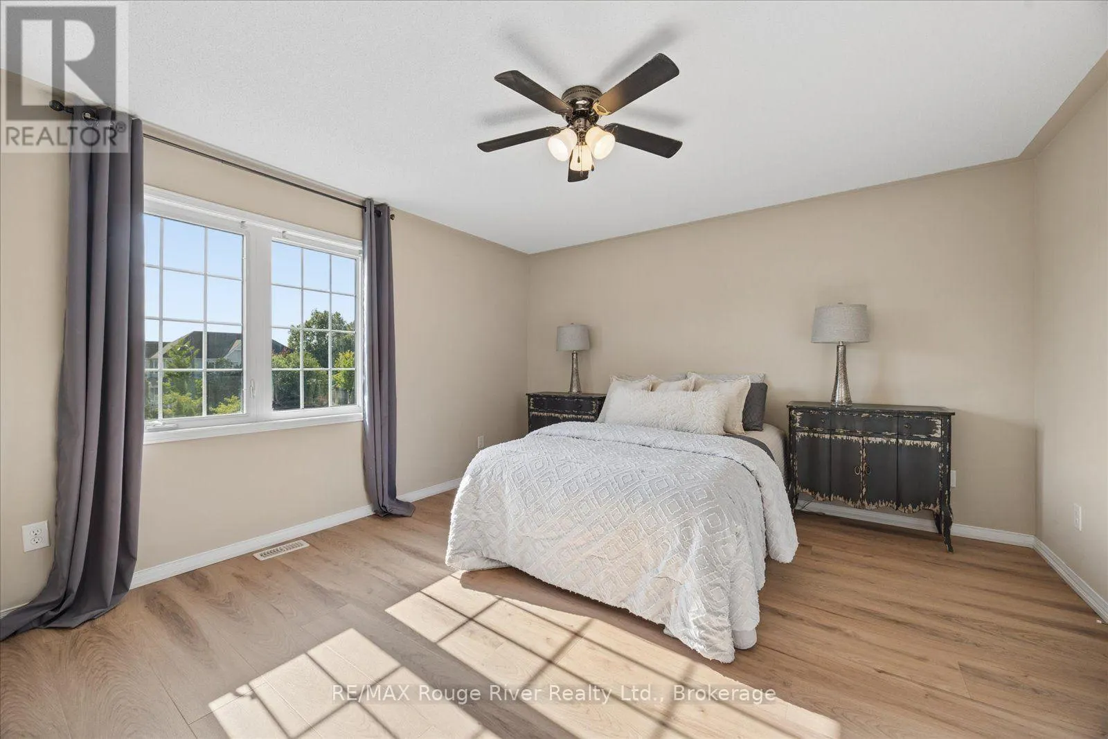 85 LANDER CRESCENT