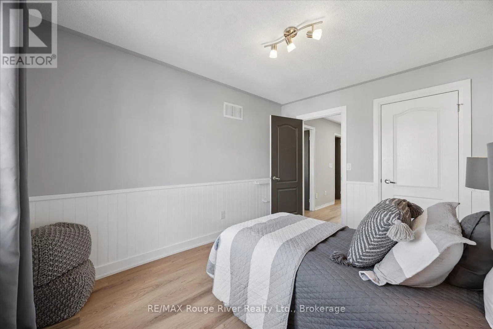 85 LANDER CRESCENT
