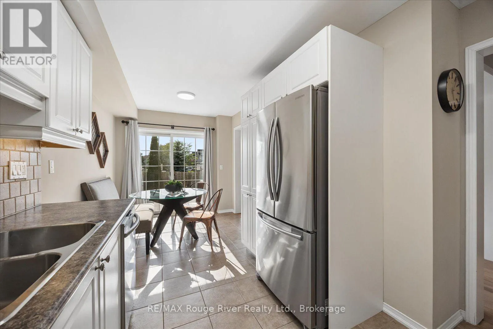 85 LANDER CRESCENT