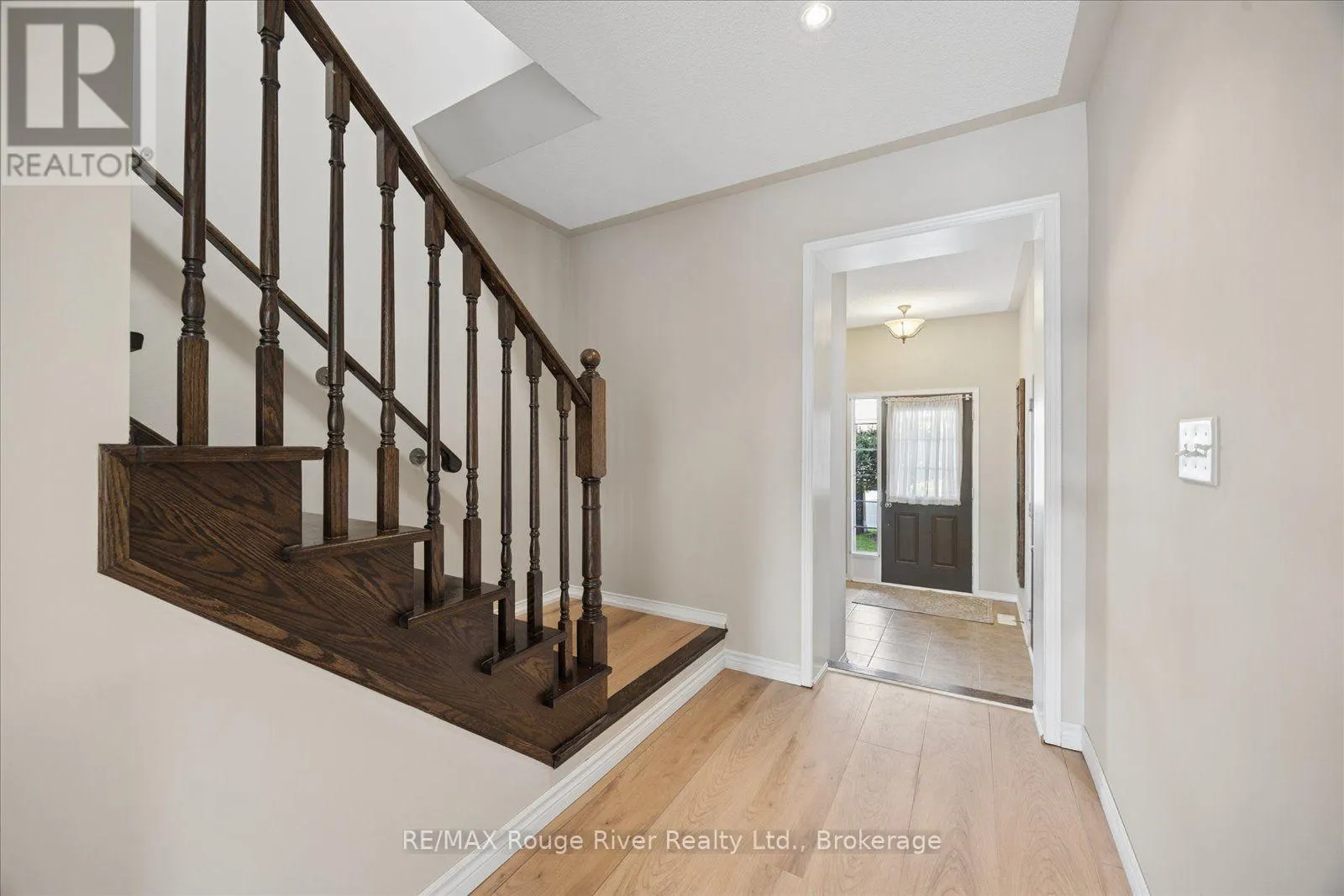 85 LANDER CRESCENT