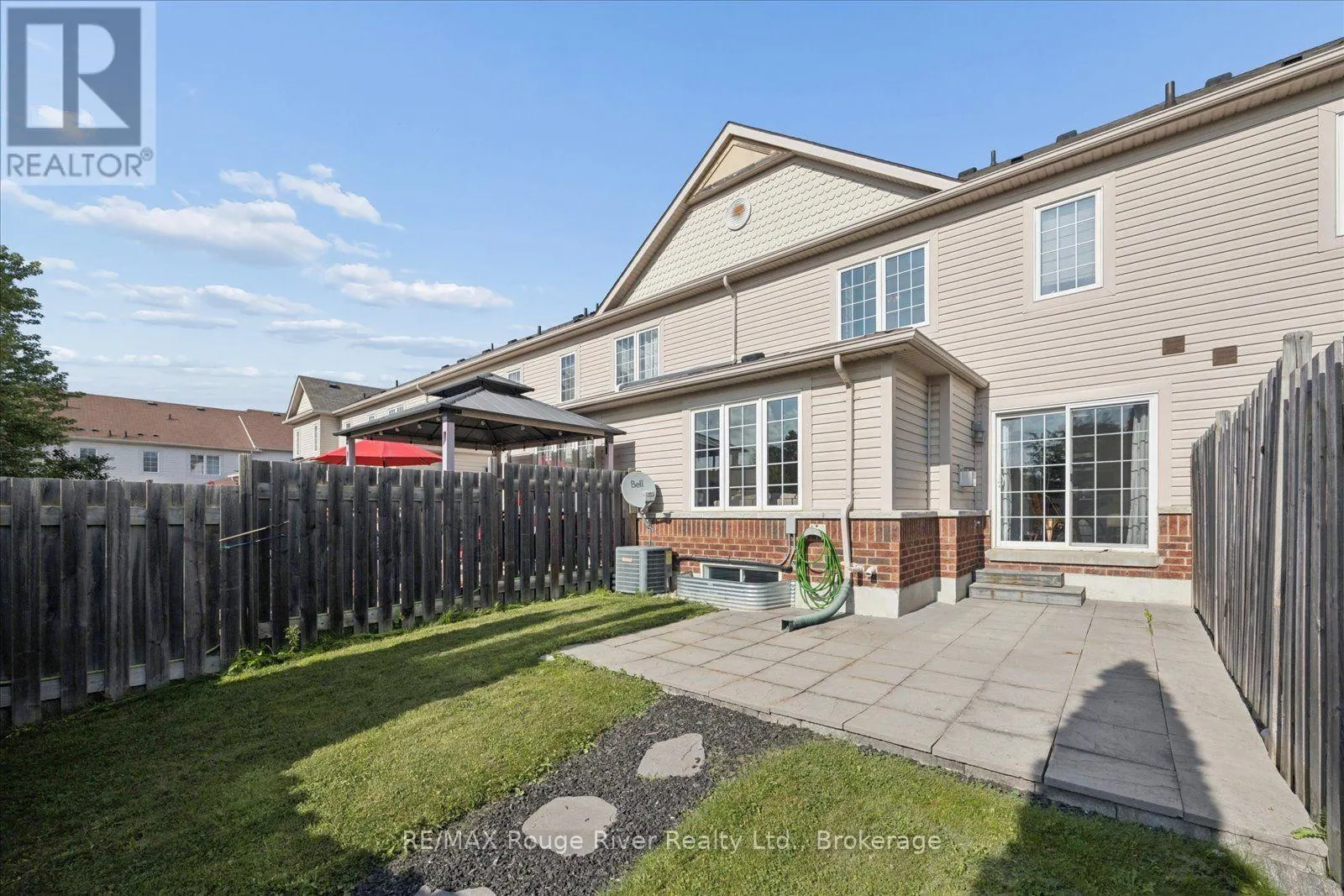 85 LANDER CRESCENT