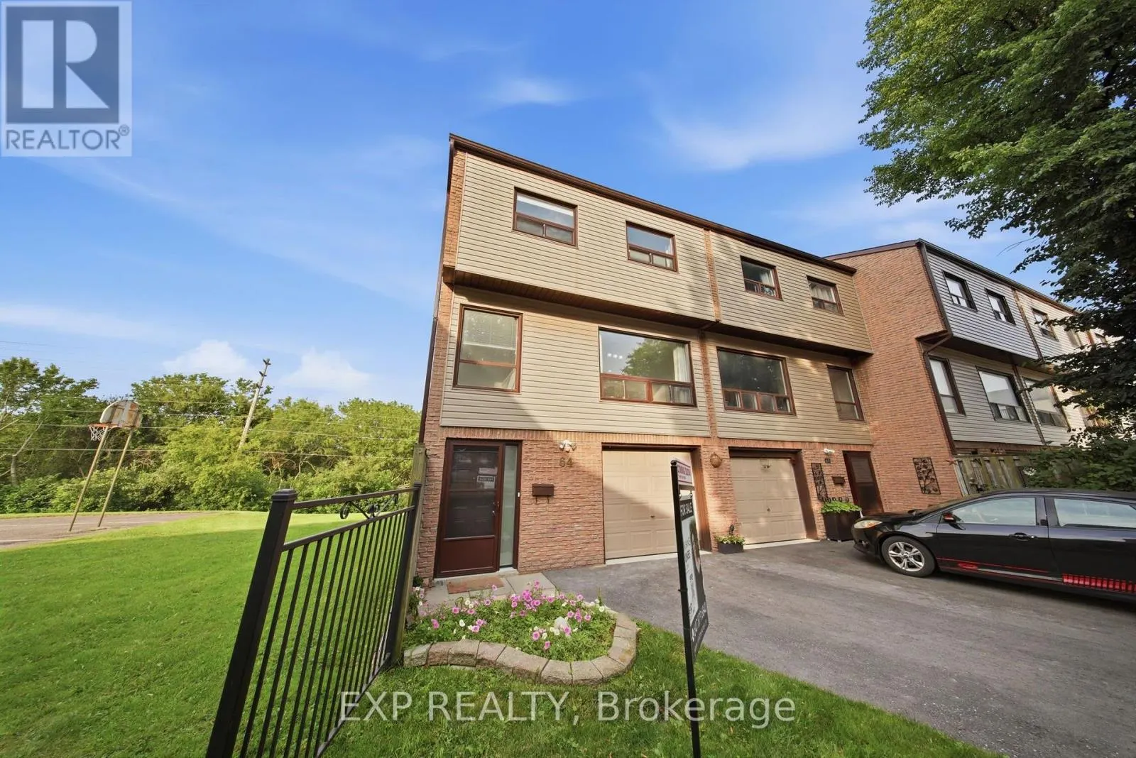 64 PARKLANE CIRCLE