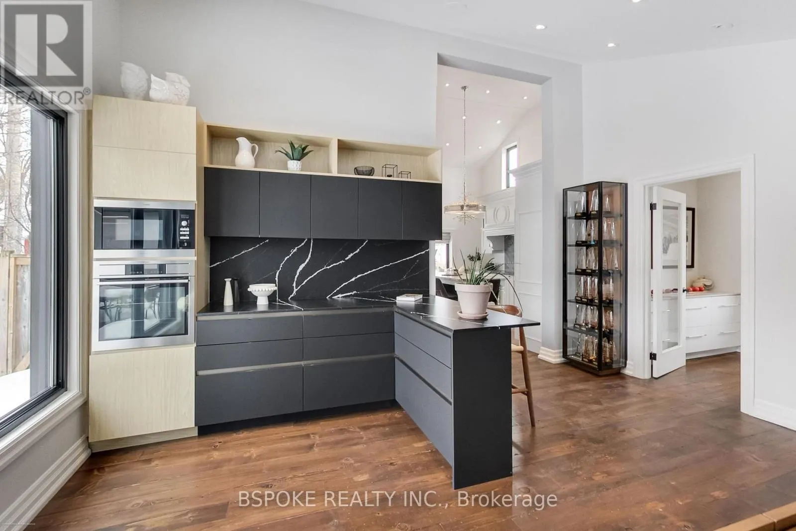 578 KINGSTON ROAD W