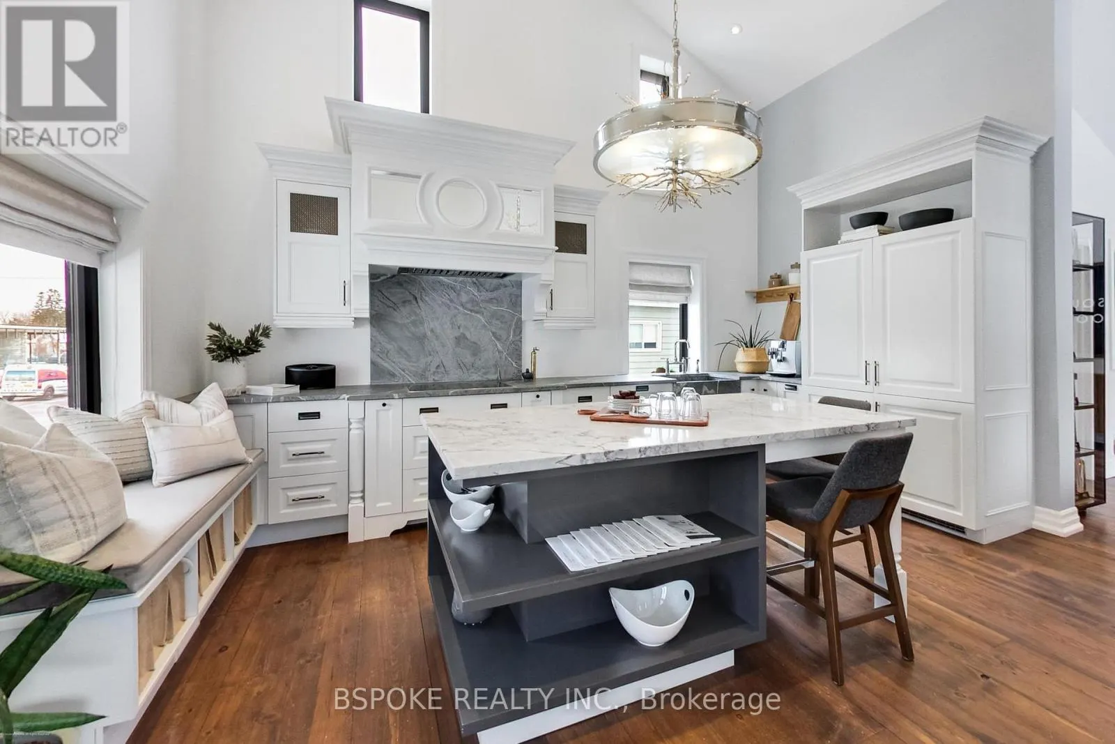 578 KINGSTON ROAD W