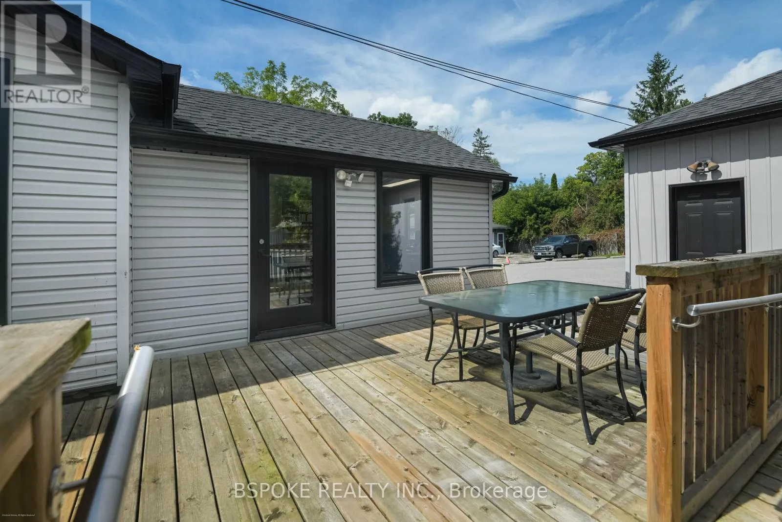 578 KINGSTON ROAD W