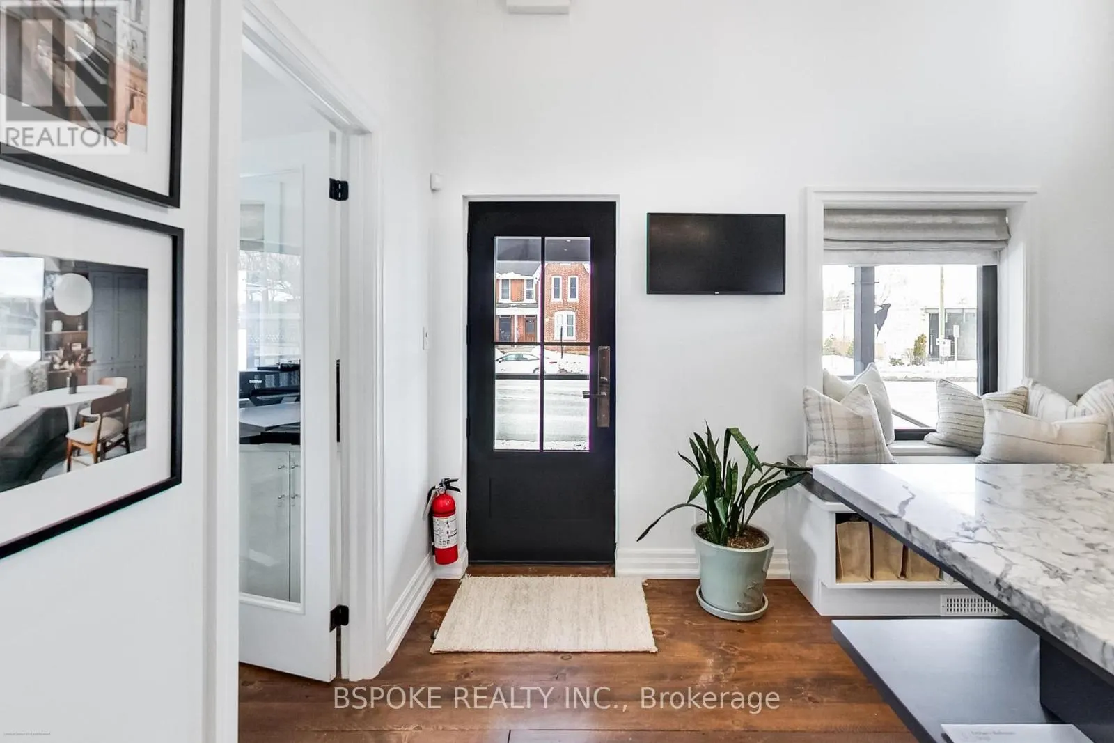 578 KINGSTON ROAD W