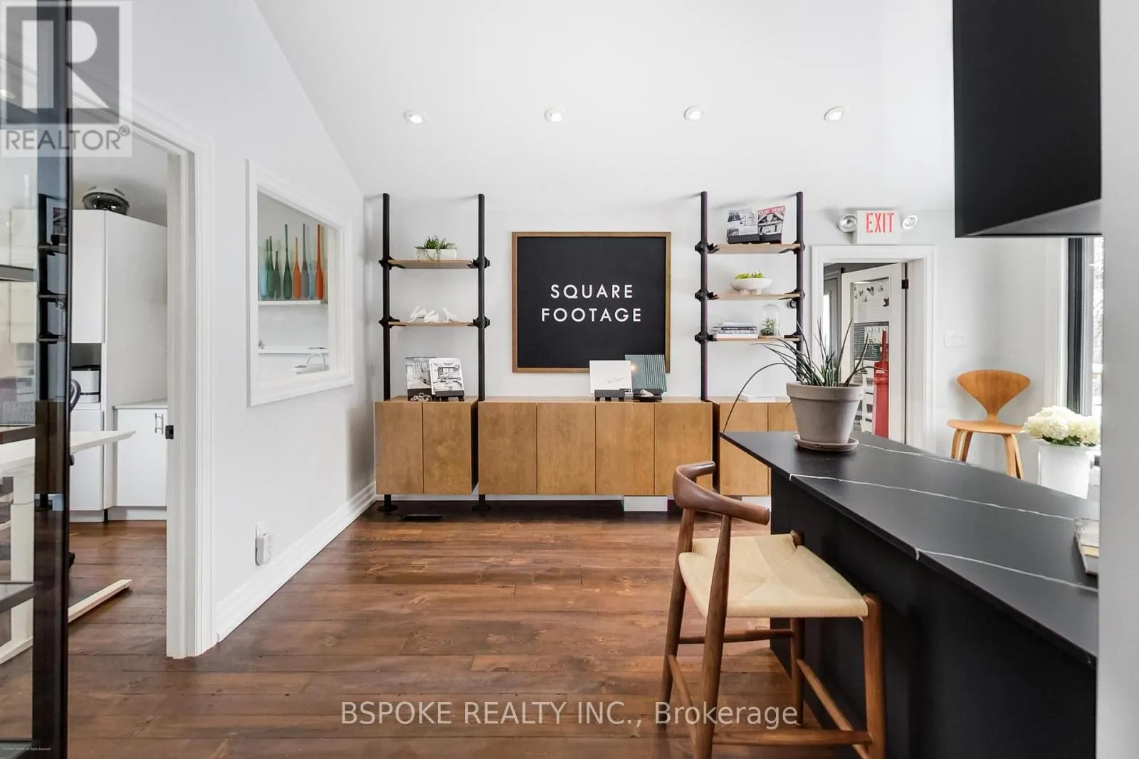 578 KINGSTON ROAD W