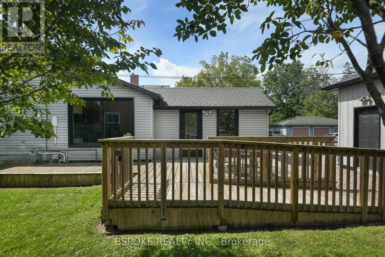 578 KINGSTON ROAD W