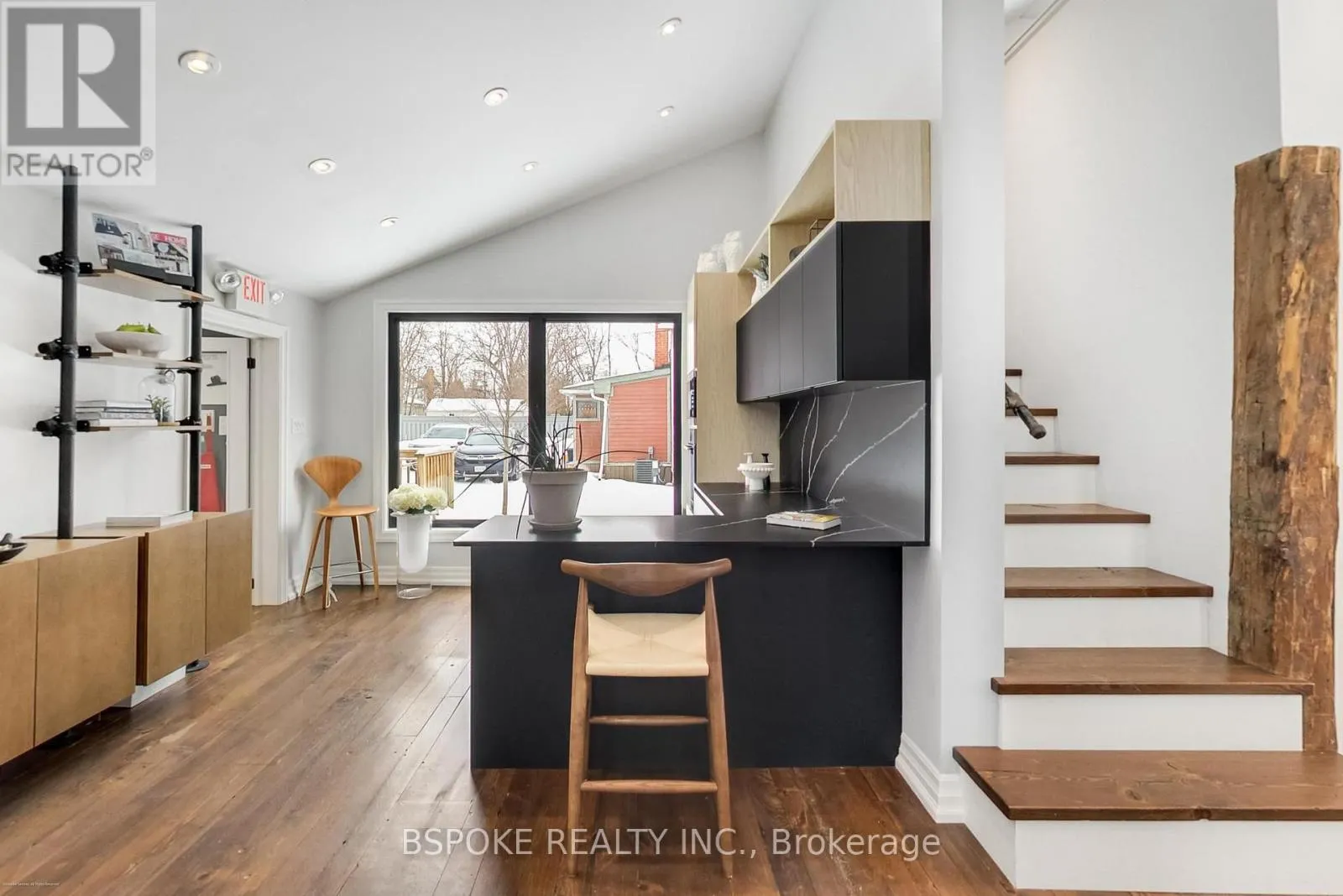578 KINGSTON ROAD W