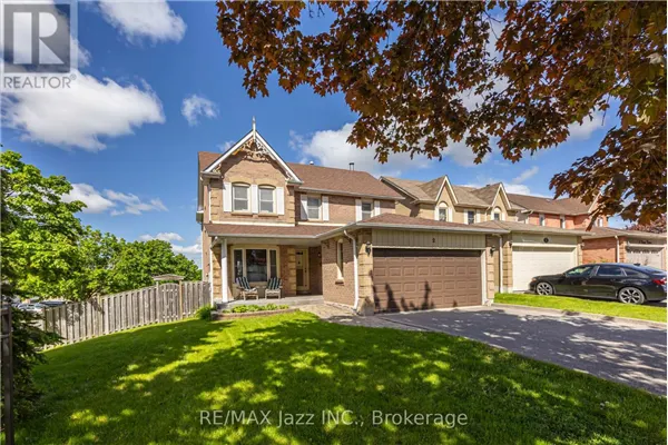 2 COOMER CRESCENT