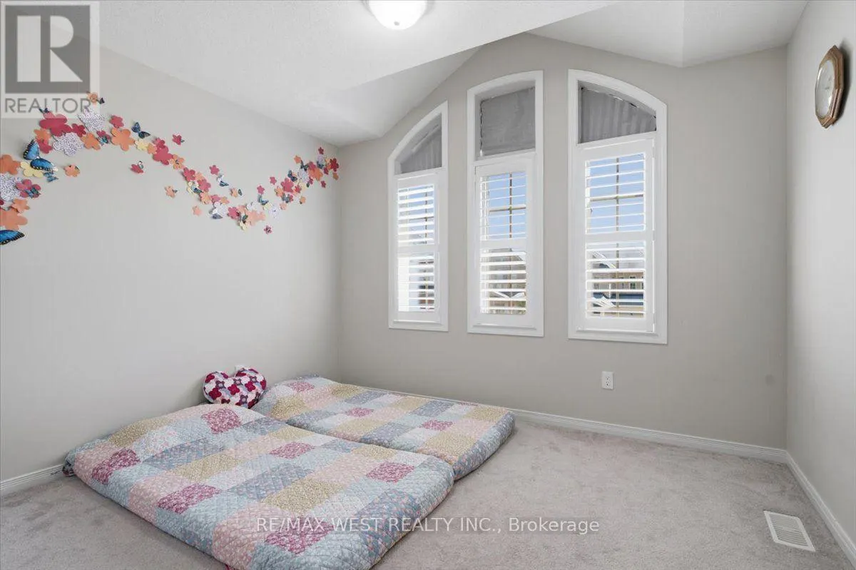 29 STOCKELL CRESCENT