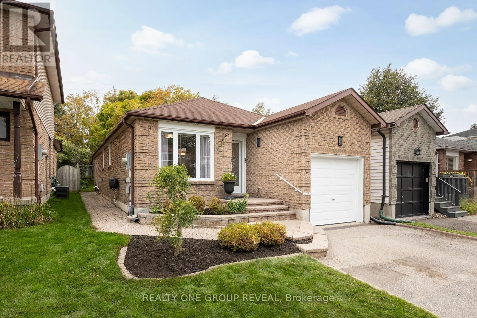 6 MCFEETERS CRESCENT
