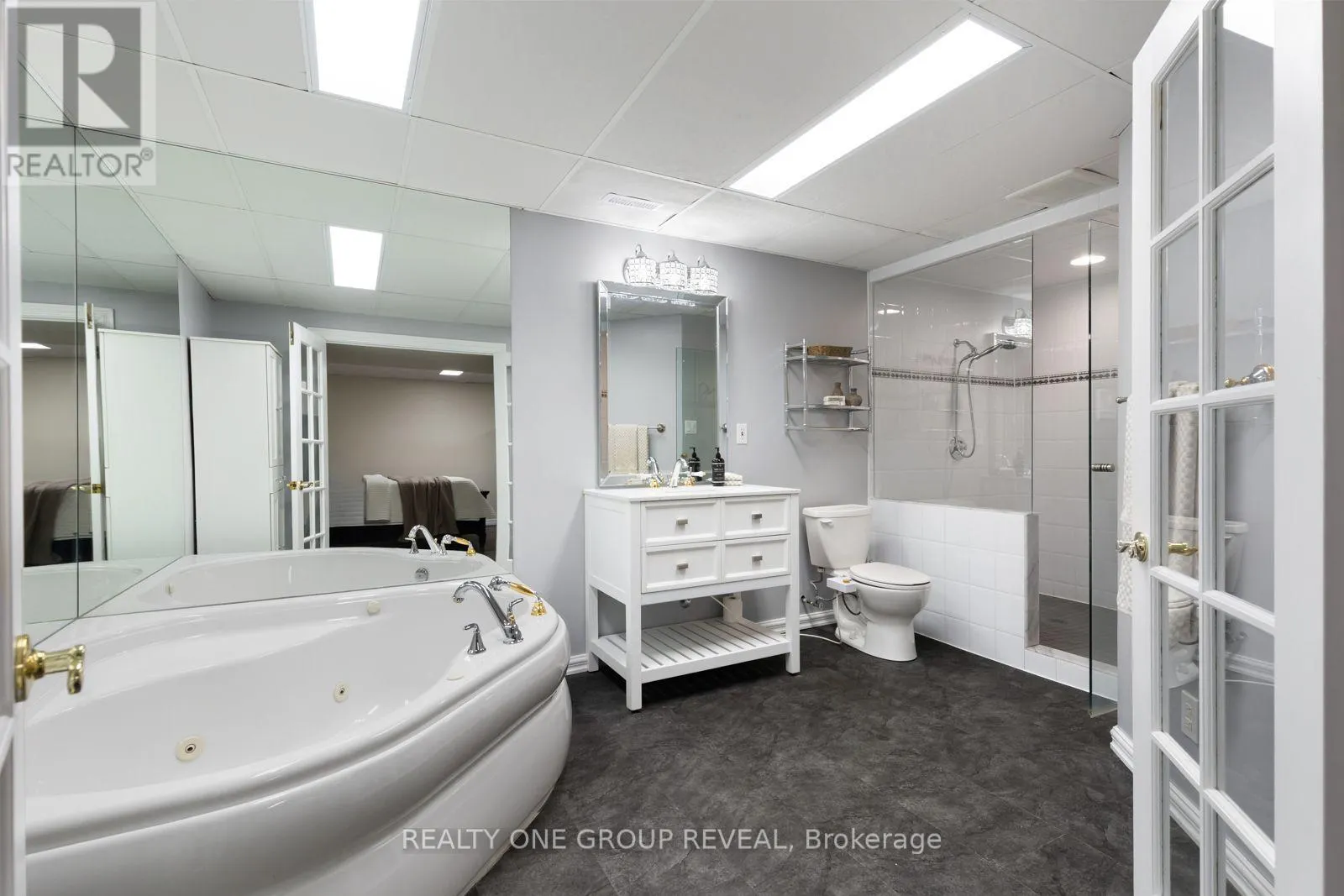 6 MCFEETERS CRESCENT