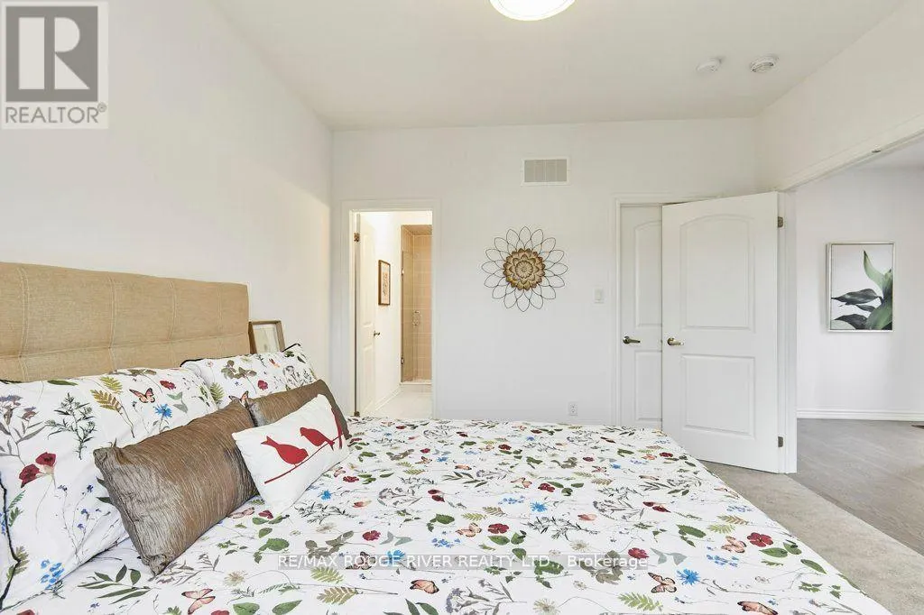 6 SEAGRAVE LANE