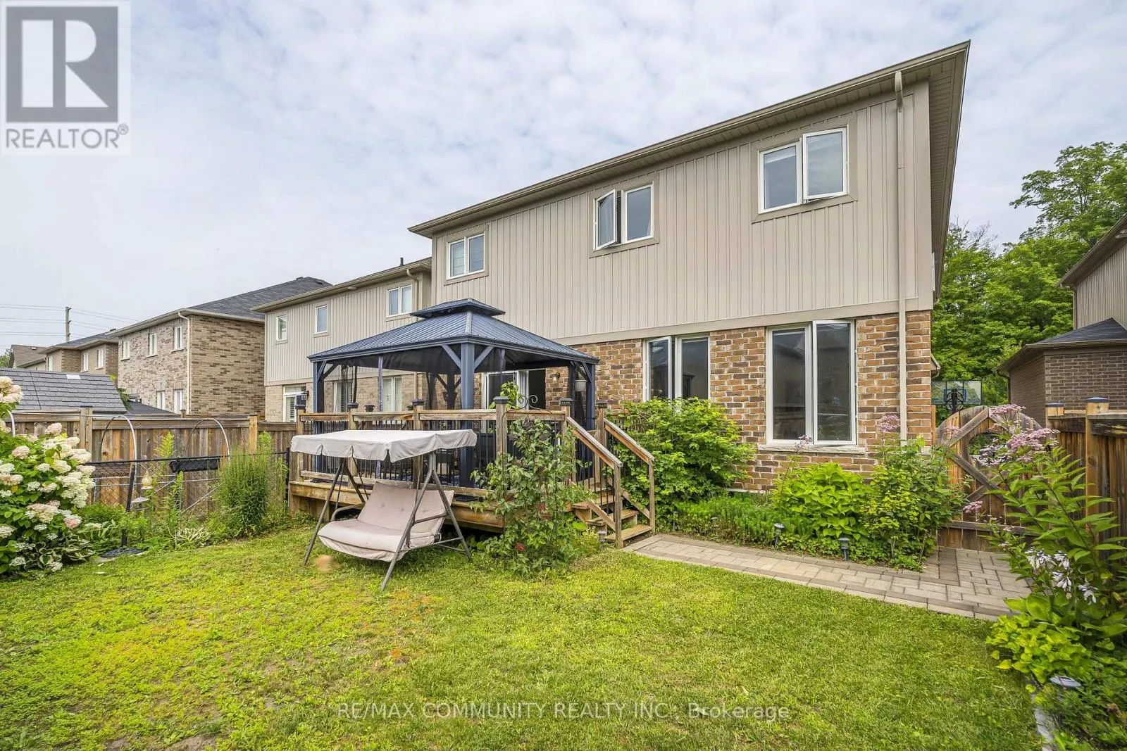 23 HOLYROD DRIVE