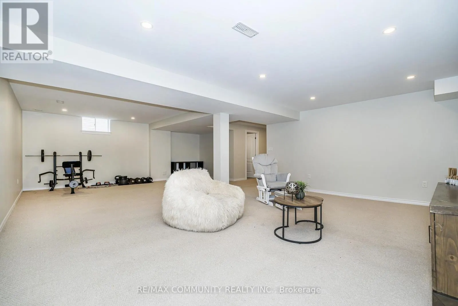 23 HOLYROD DRIVE