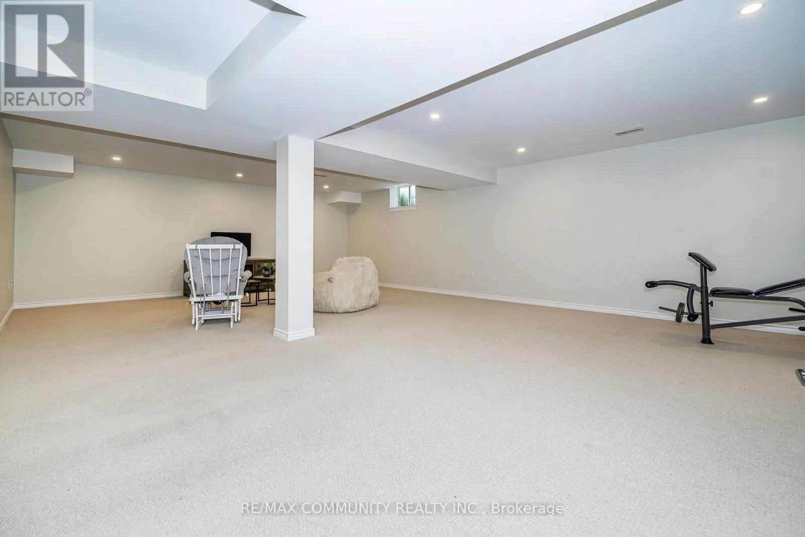 23 HOLYROD DRIVE