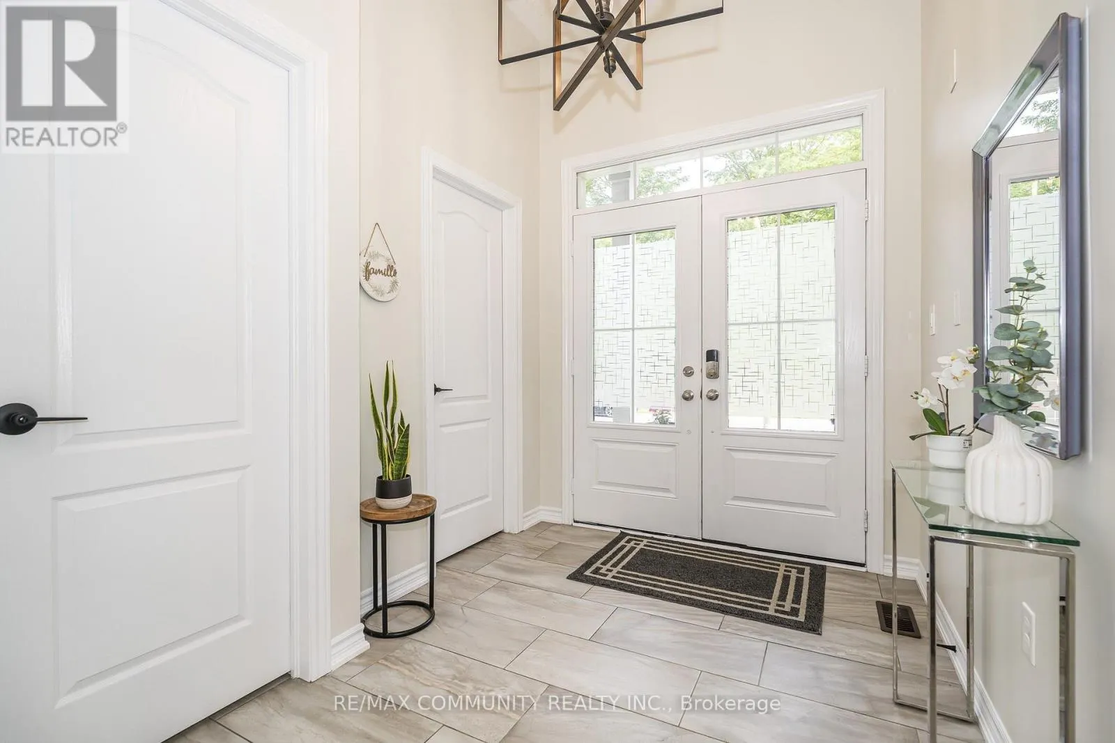 23 HOLYROD DRIVE