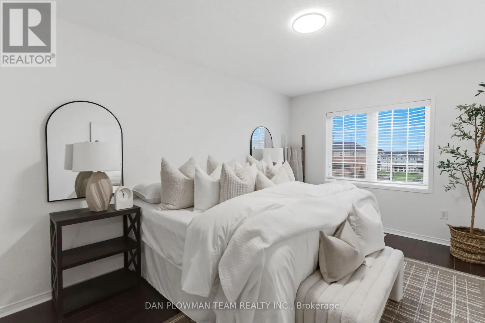 23 BLUNDEN ROAD