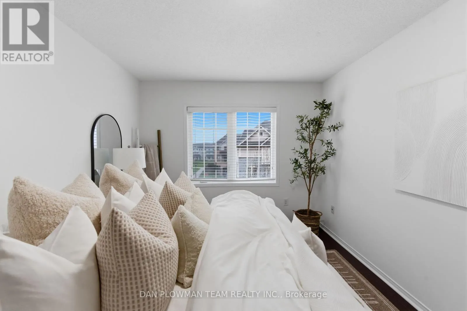 23 BLUNDEN ROAD