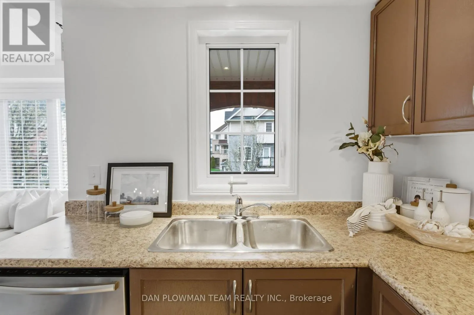 23 BLUNDEN ROAD