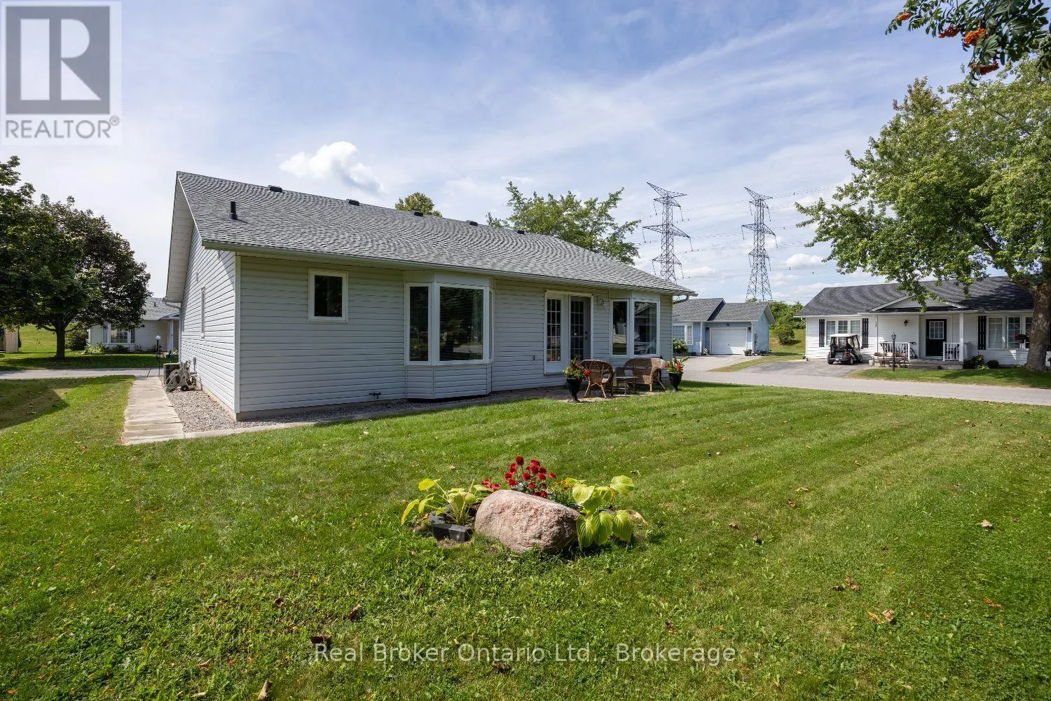 10 NIAGARA TRAIL