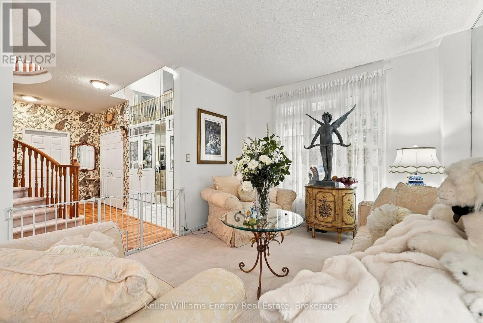 990 GLENBOURNE DRIVE
