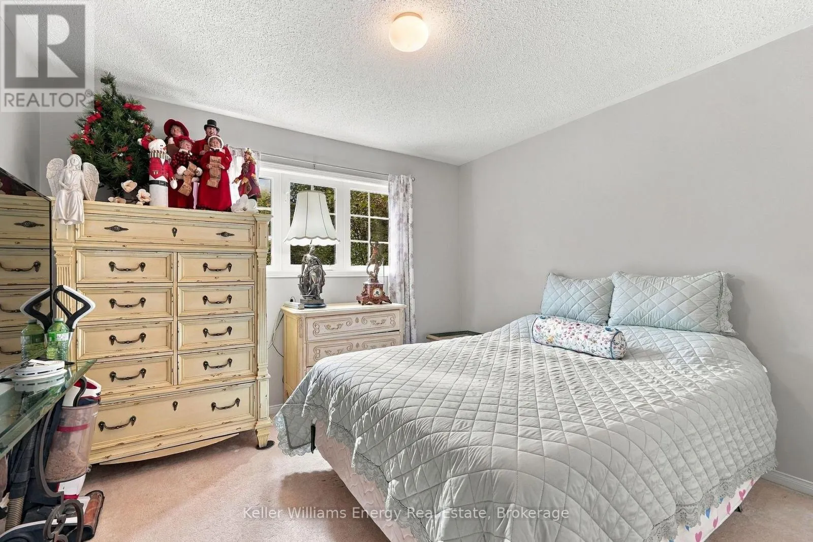 990 GLENBOURNE DRIVE