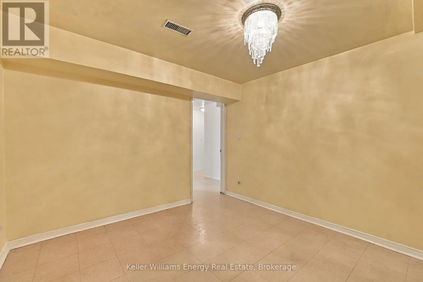990 GLENBOURNE DRIVE