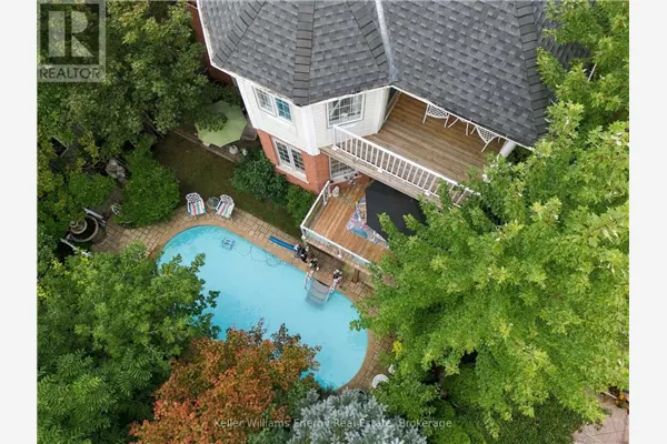 990 GLENBOURNE DRIVE