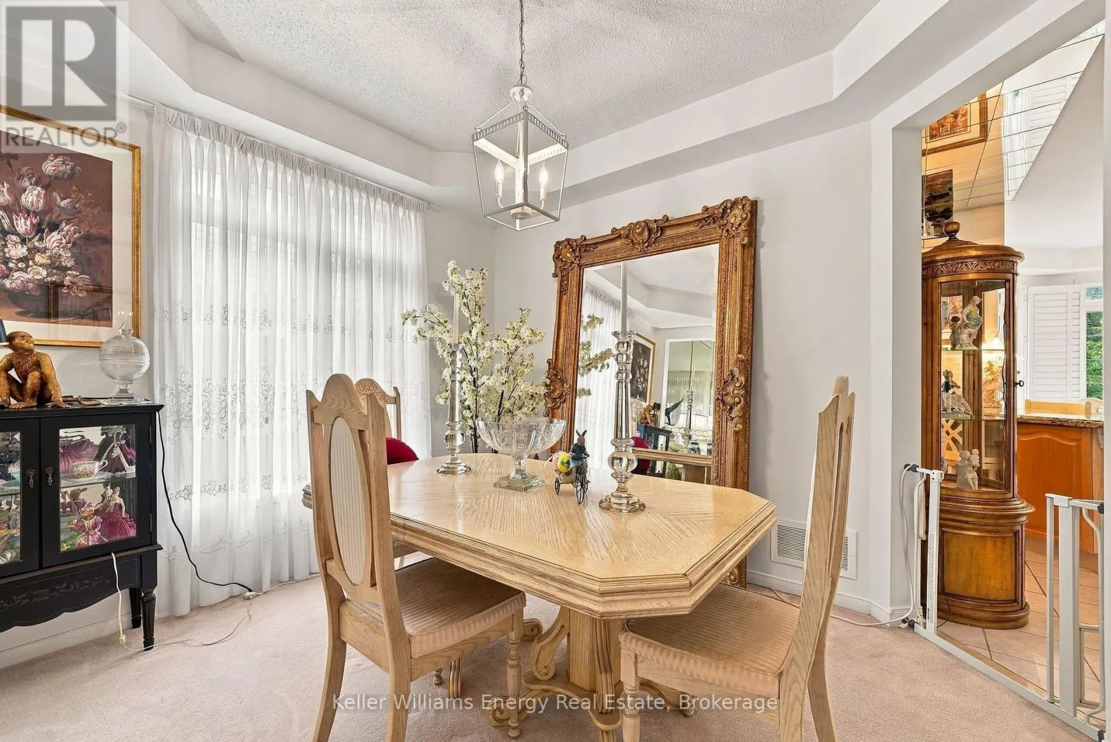 990 GLENBOURNE DRIVE