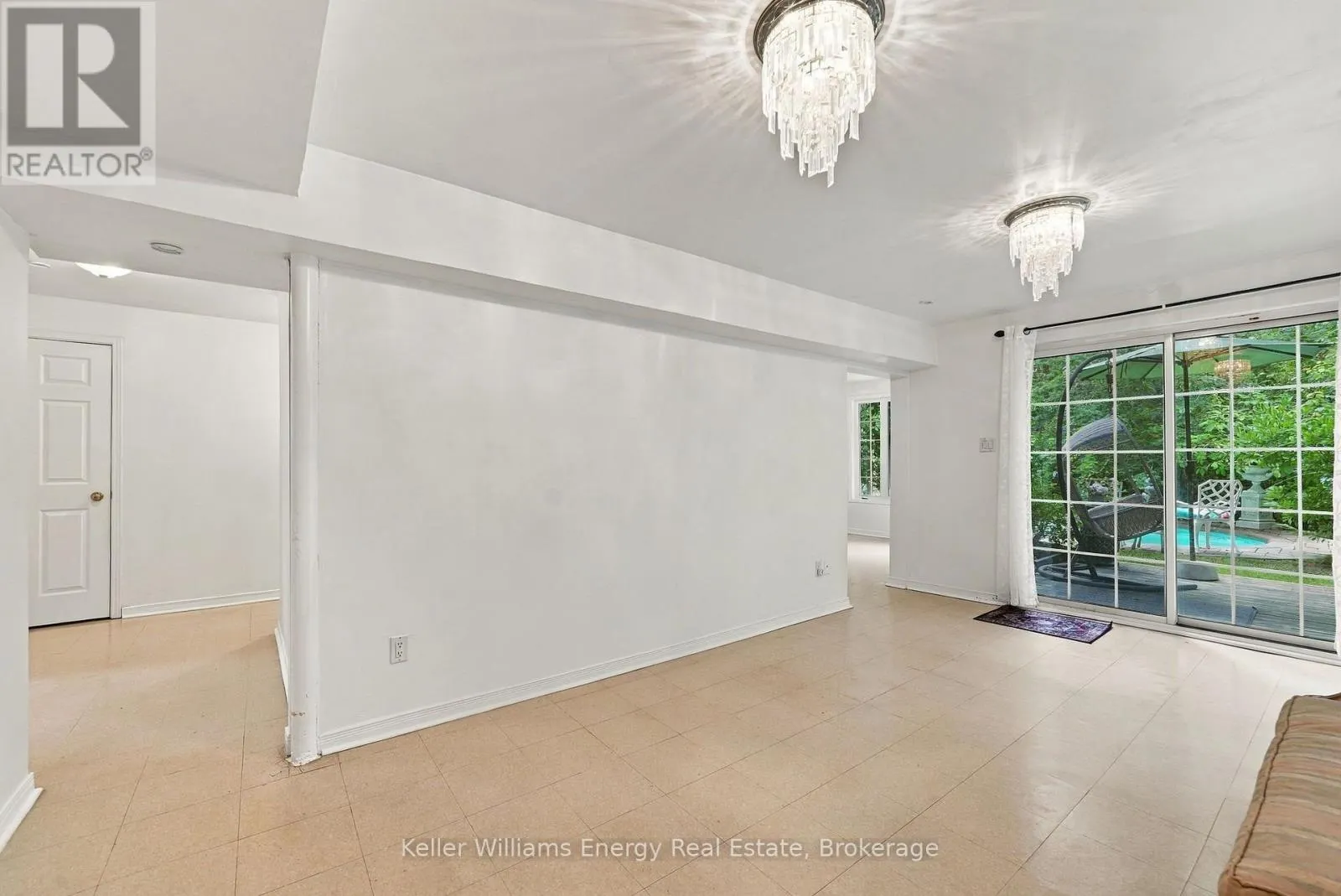 990 GLENBOURNE DRIVE
