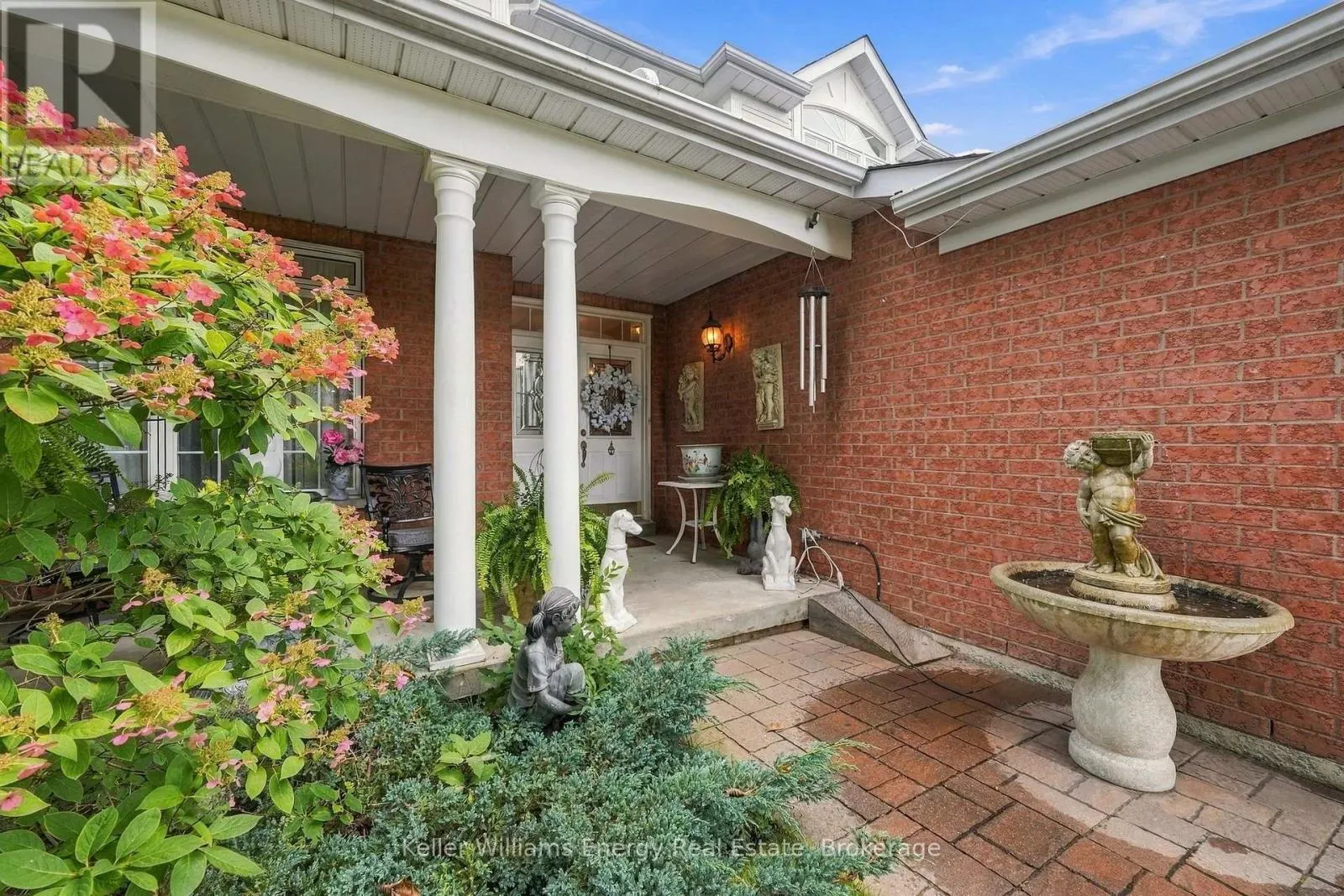 990 GLENBOURNE DRIVE
