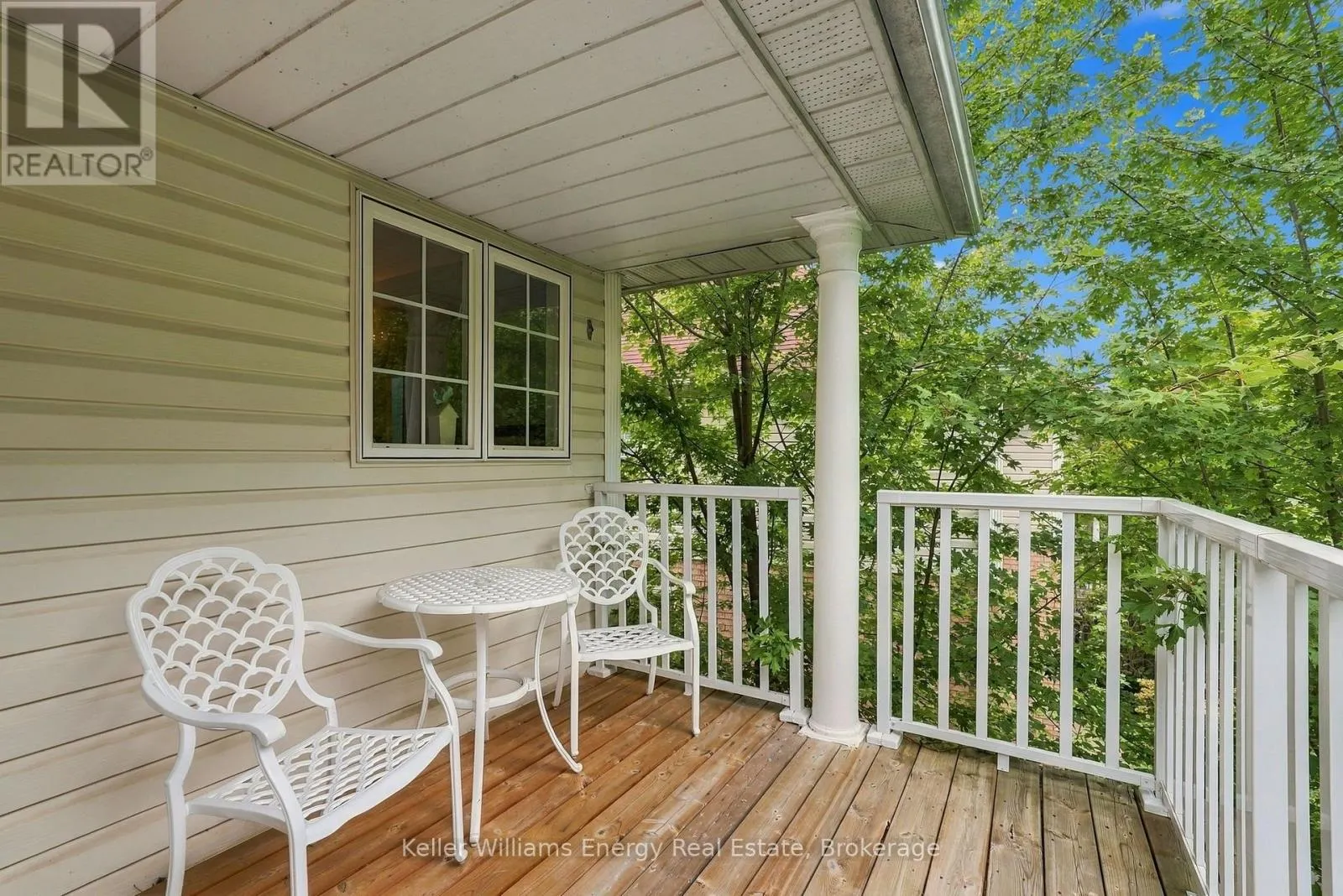 990 GLENBOURNE DRIVE