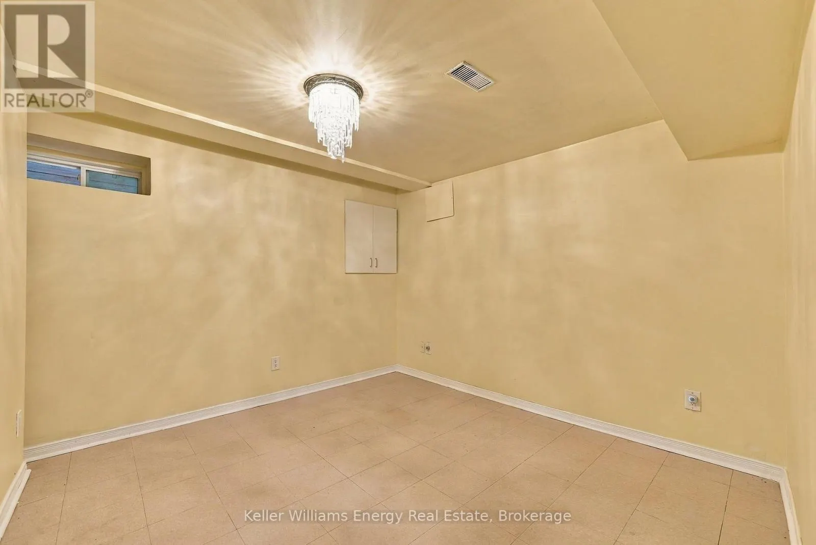 990 GLENBOURNE DRIVE