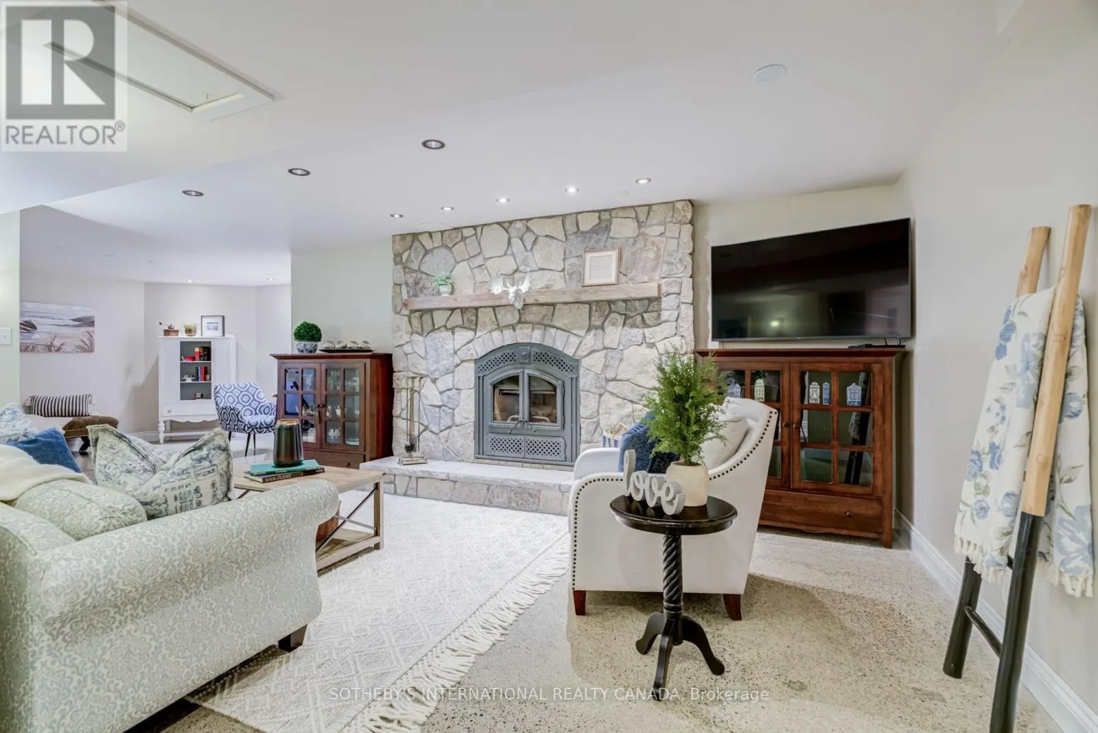 14 MUNDAY COURT