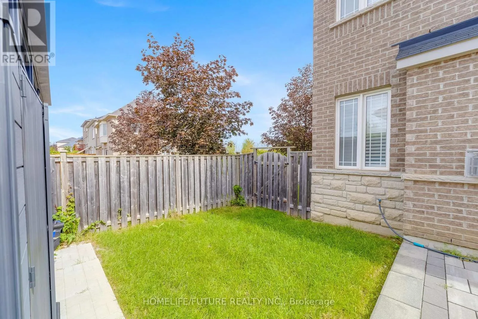 16 SNOWLING DRIVE