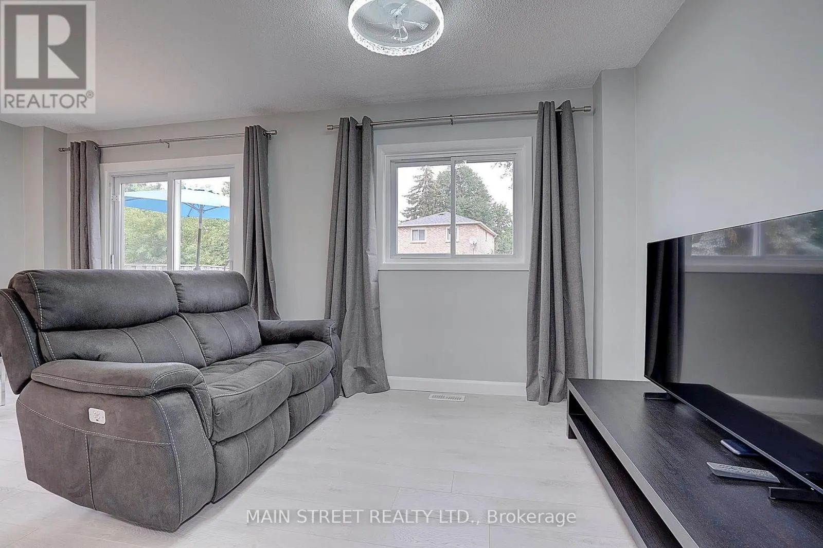 59 STOCKBRIDGE CRESCENT