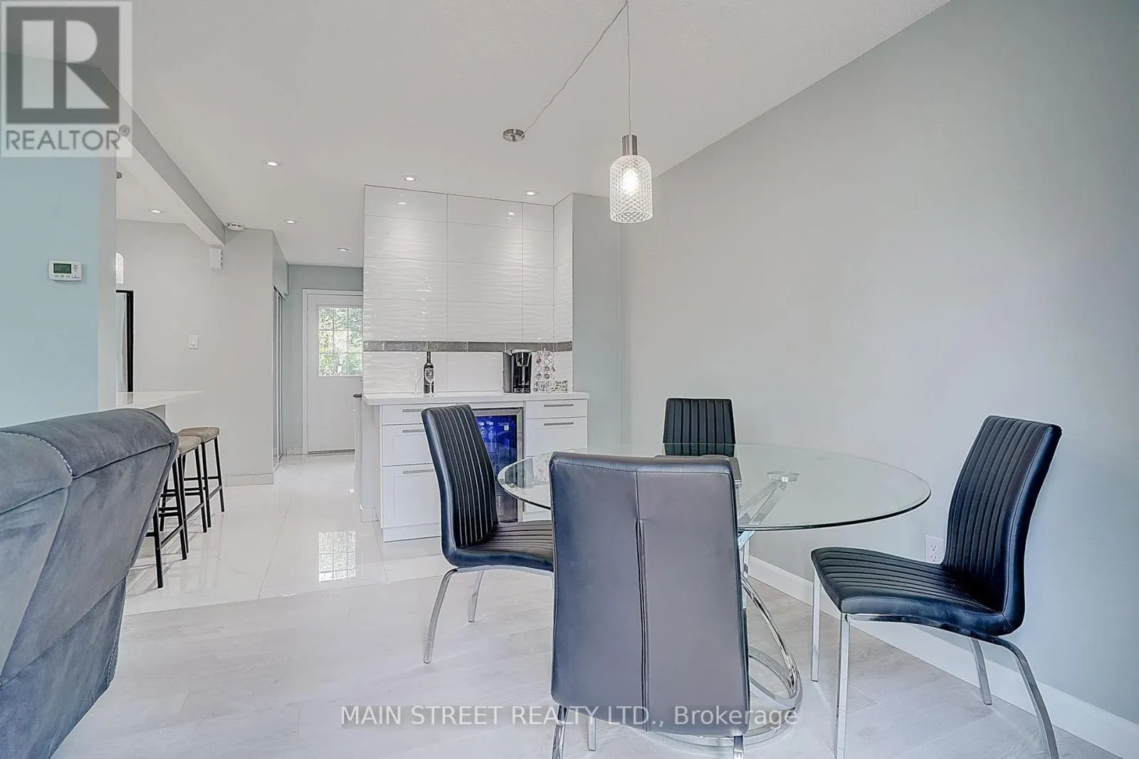 59 STOCKBRIDGE CRESCENT