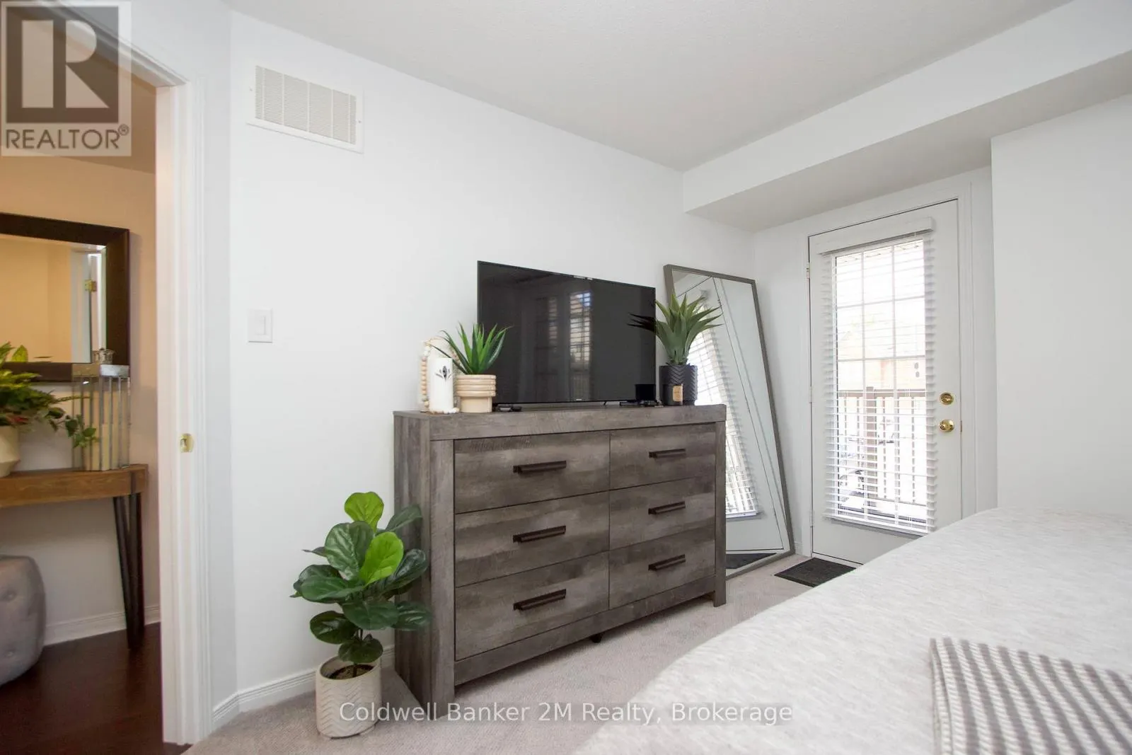 164 KINGSTON ROAD W
