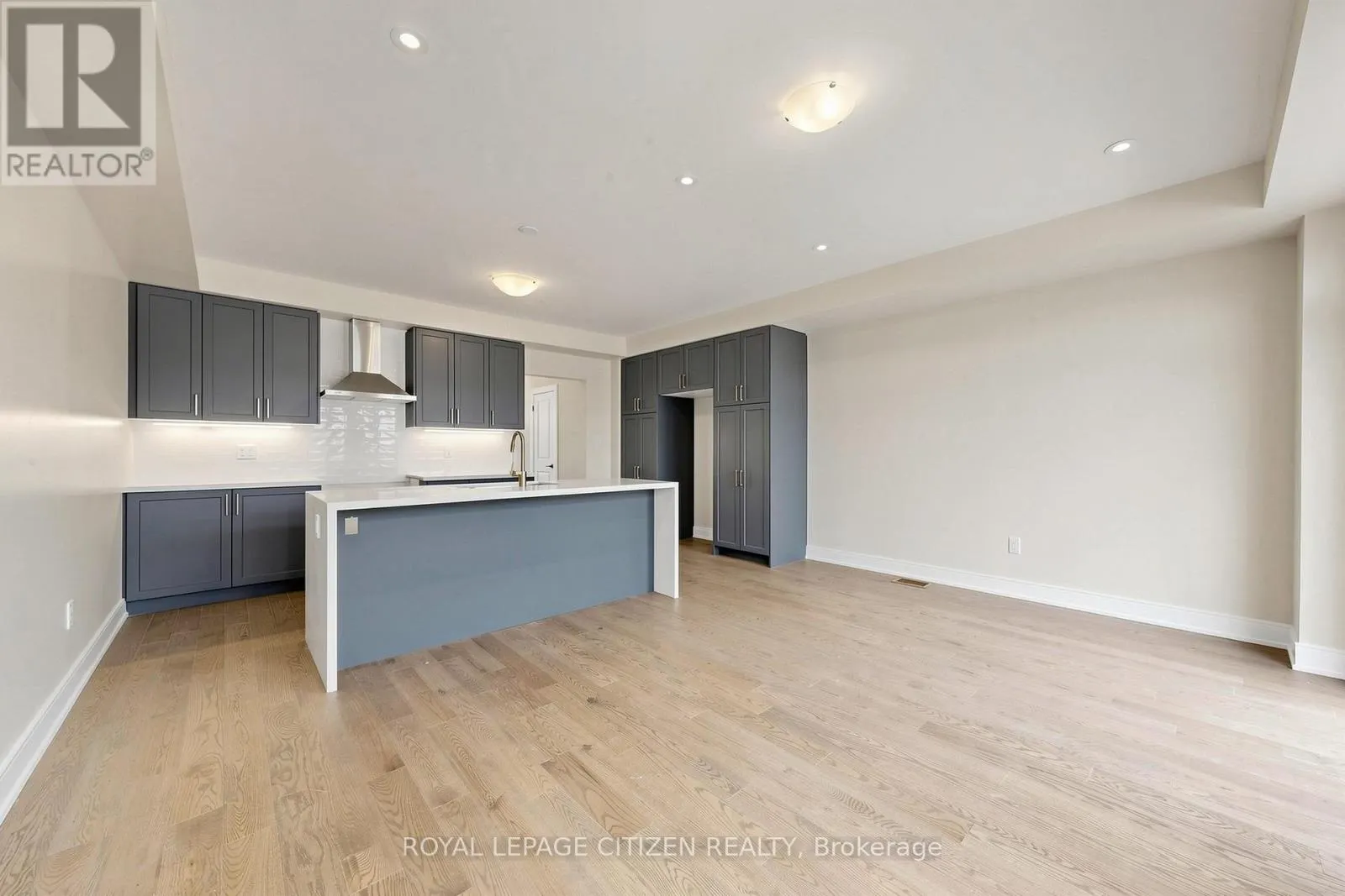 26 WAKELY CRESCENT