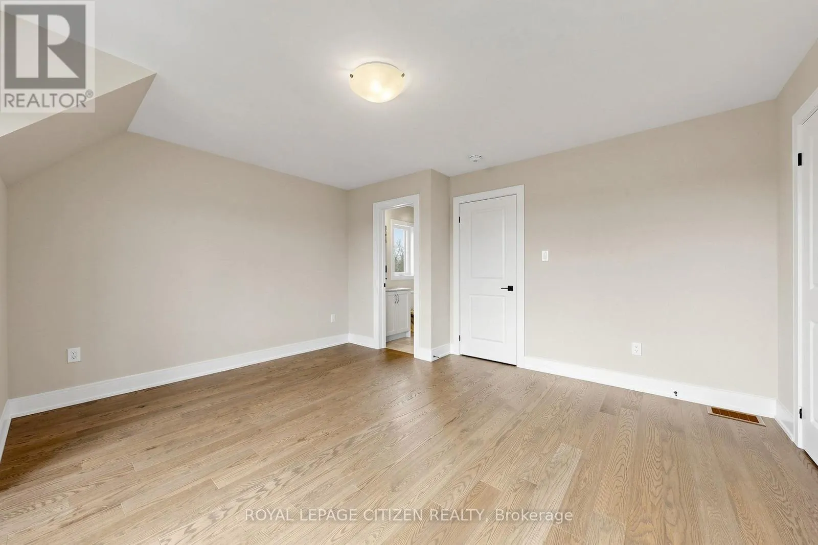 26 WAKELY CRESCENT