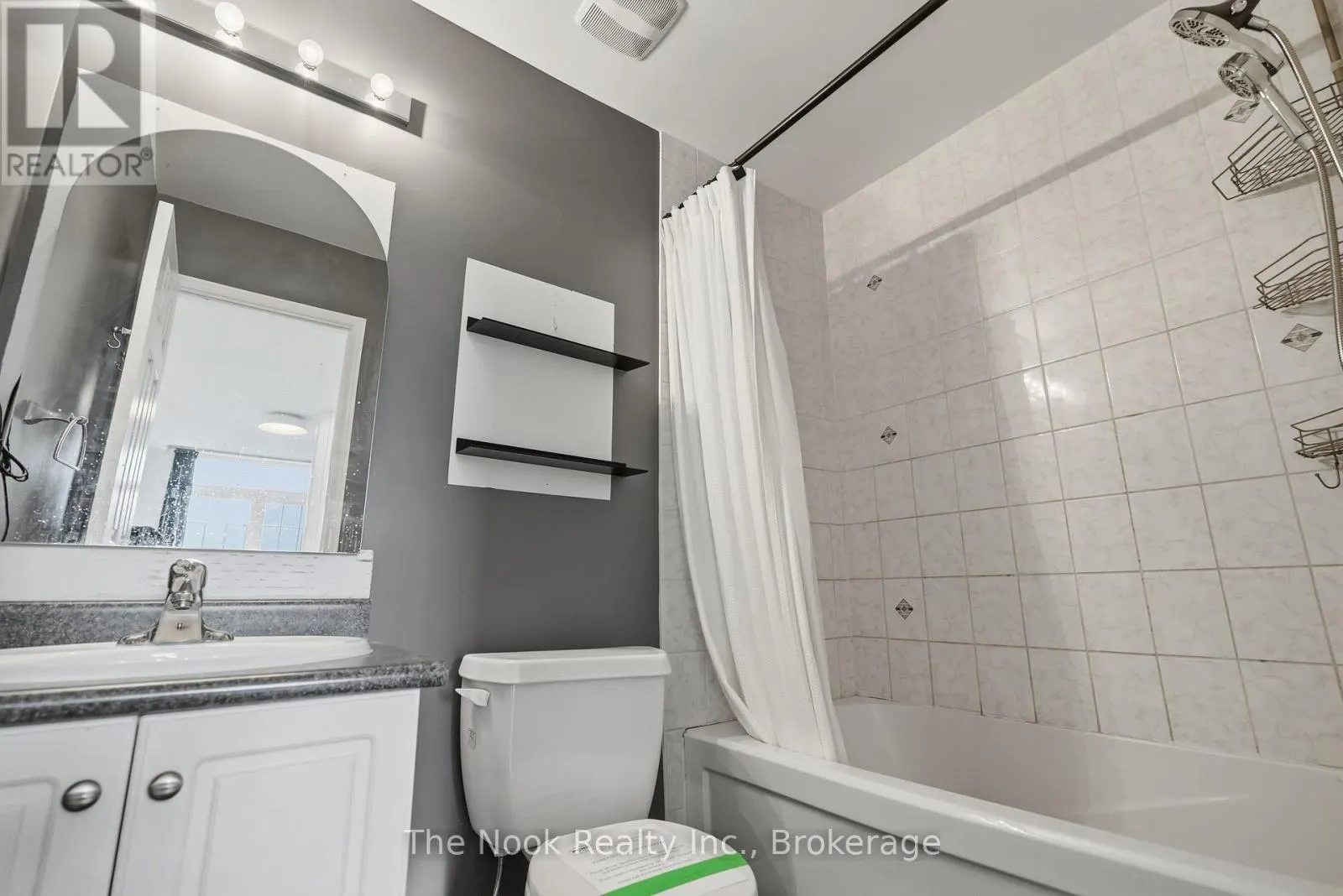 27 BLUNDEN ROAD