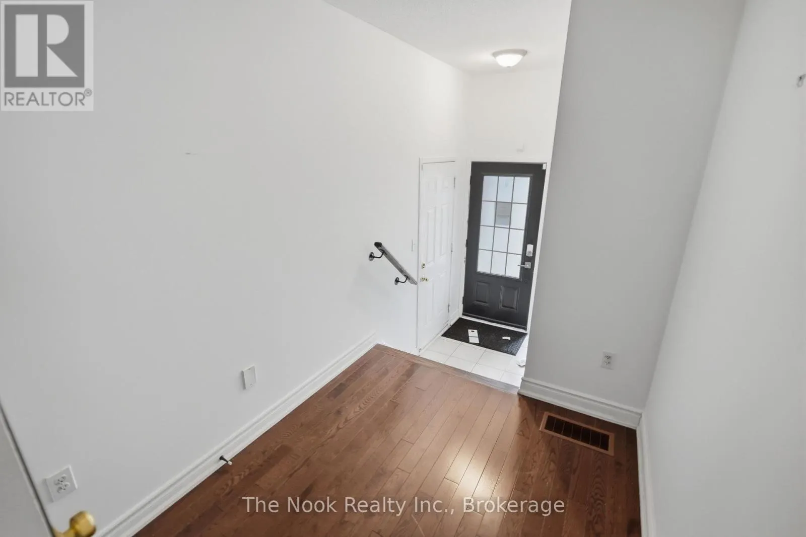 27 BLUNDEN ROAD