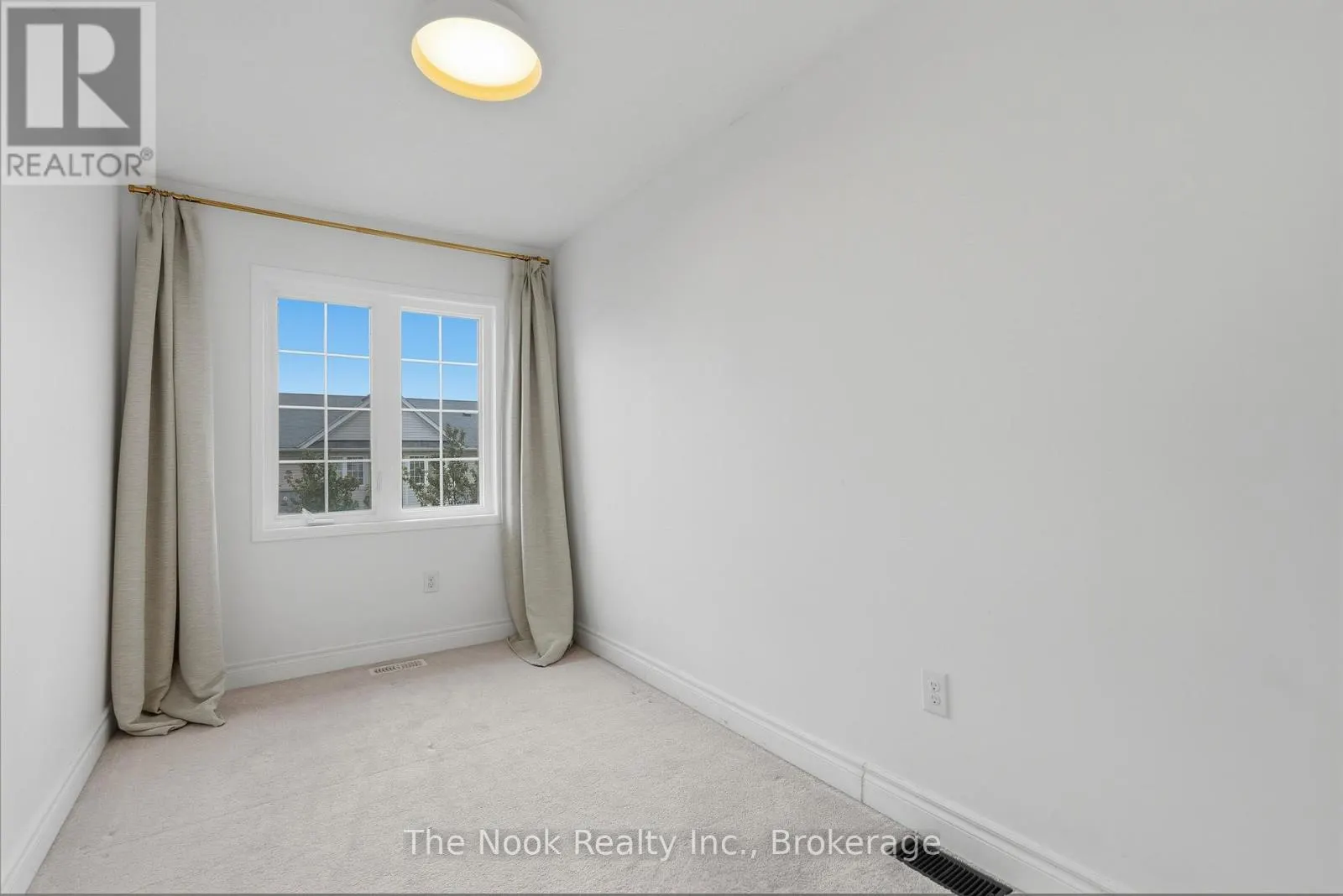 27 BLUNDEN ROAD