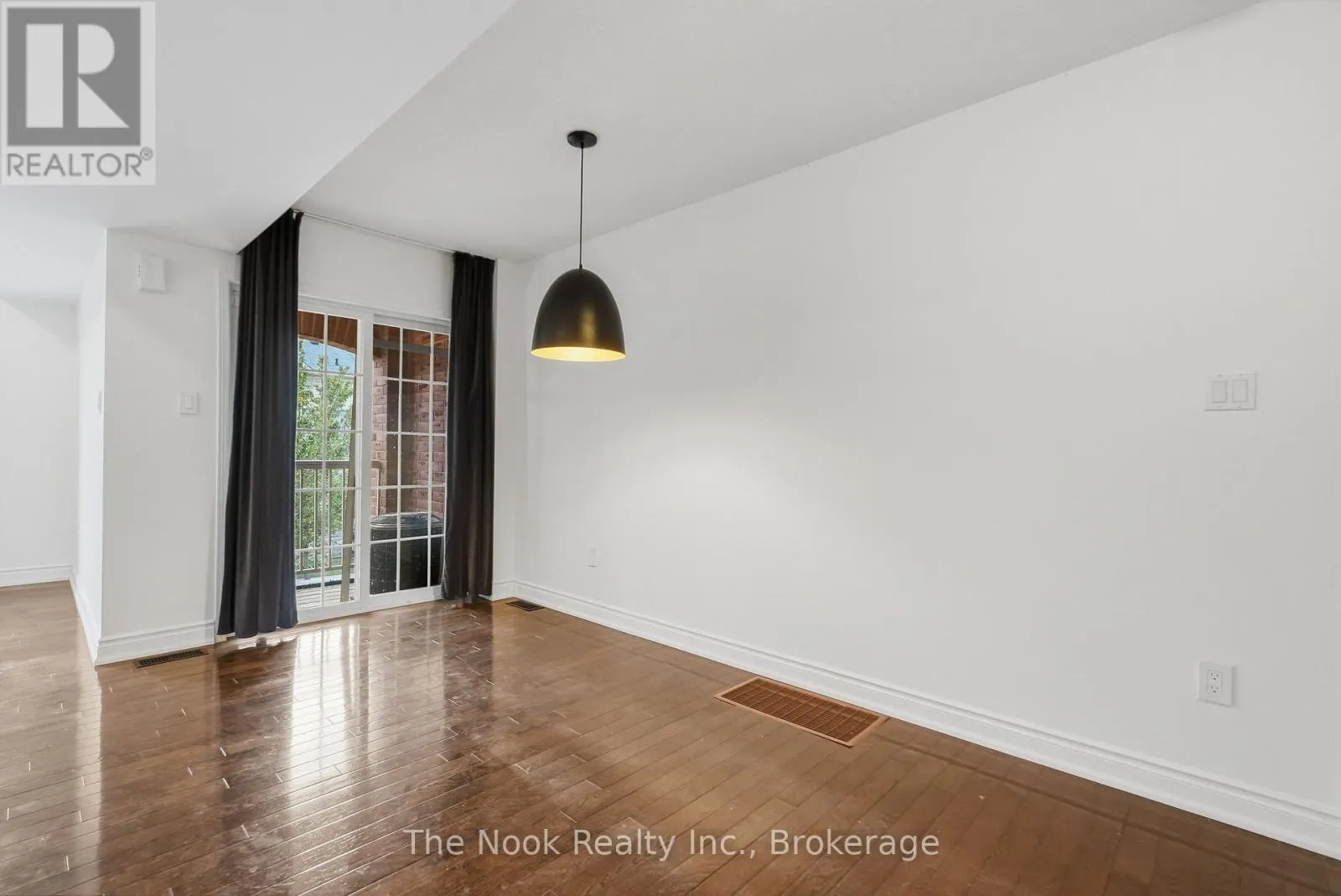 27 BLUNDEN ROAD