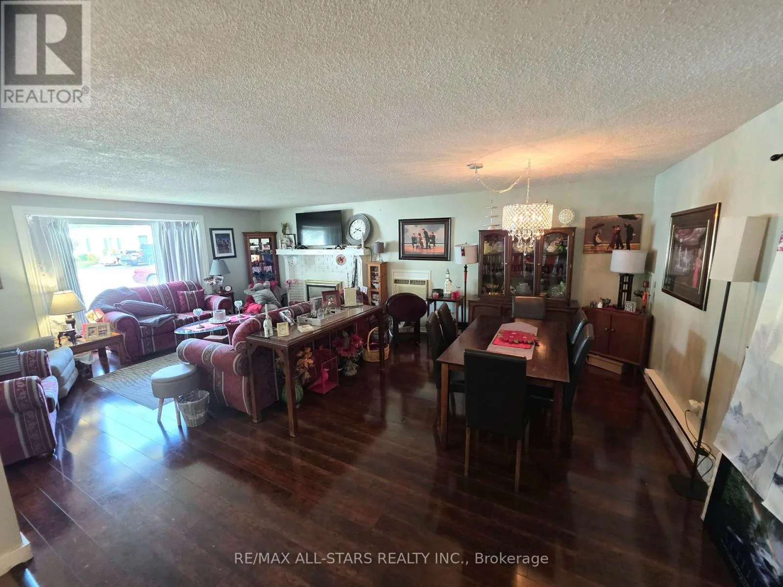 17 PINERIDGE COURT